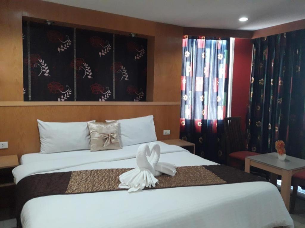 New Pind Balluchi Inn Pattaya Ngoại thất bức ảnh