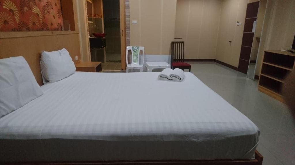 New Pind Balluchi Inn Pattaya Ngoại thất bức ảnh